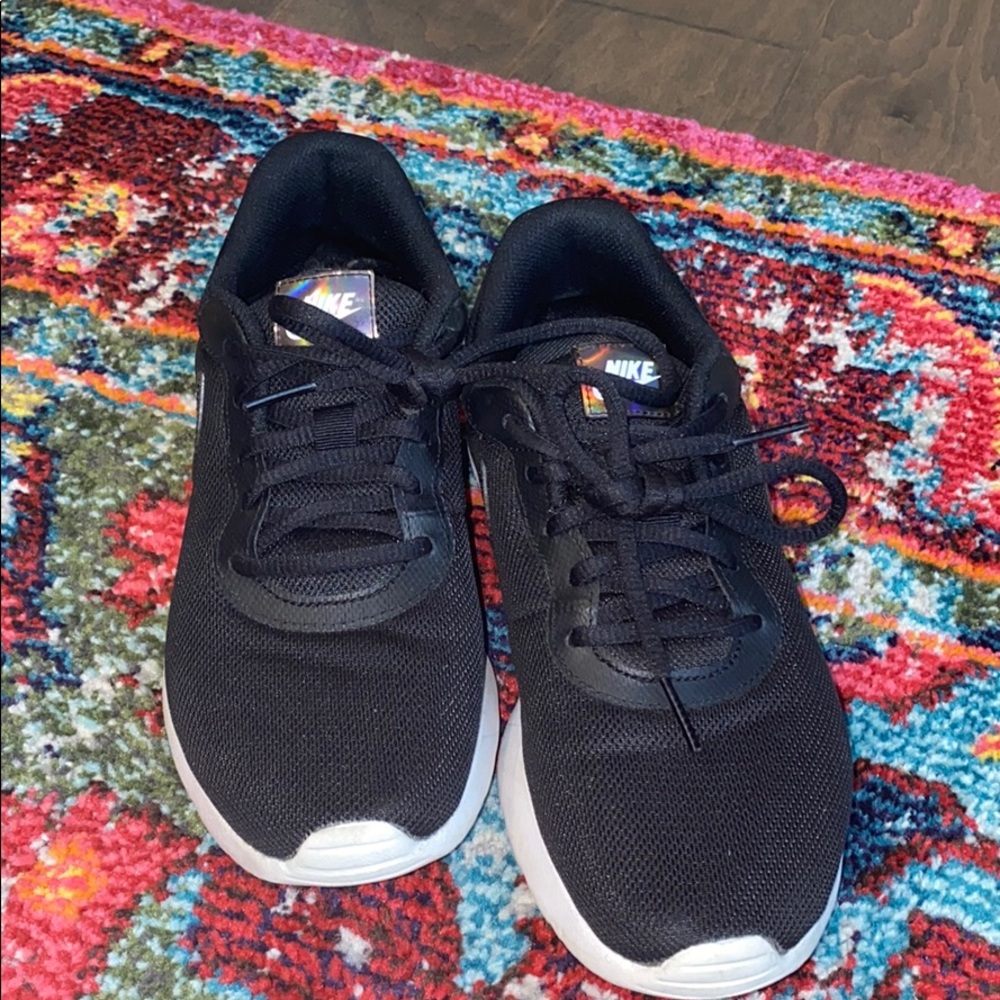 Nike Black Size 7 Athletic Shoe